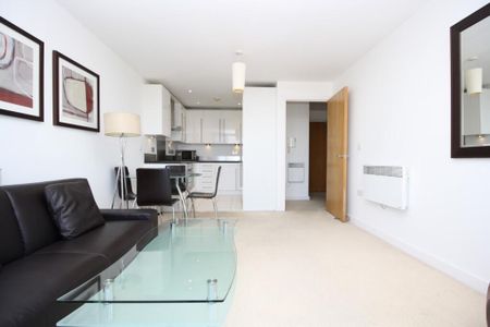 1 Bed Flat, The Sphere, E16 - Photo 2