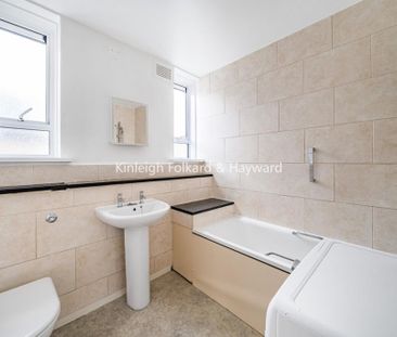3 bedroom flat to rent - Photo 5