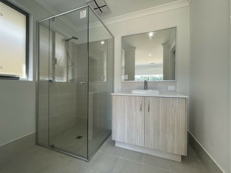 Stylish Home with Spacious Family Living - Photo 3
