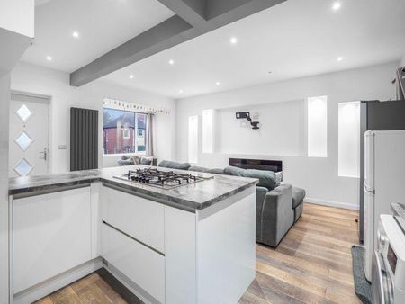 3 bedroom semi-detached house to rent - Photo 2