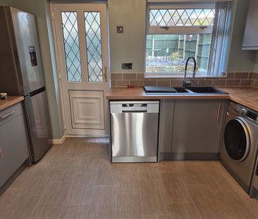 Heather Close, Runcorn, Beechwood - Photo 2