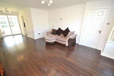 3 bedroom semi-detached house to rent - Photo 3