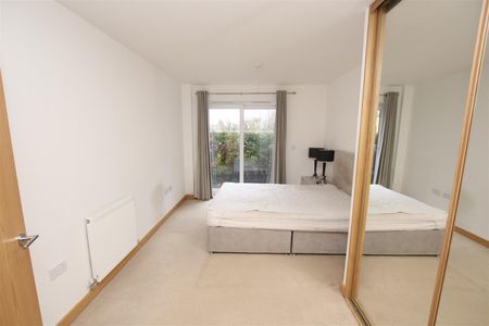 2 bedroom Apartment to let - Photo 4