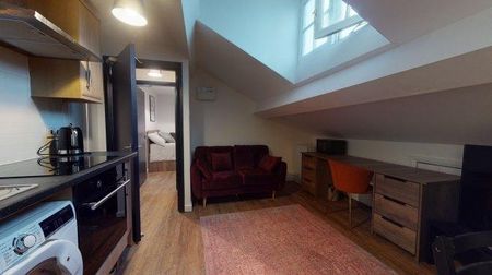 1 bedroom in a house share to rent - Photo 2