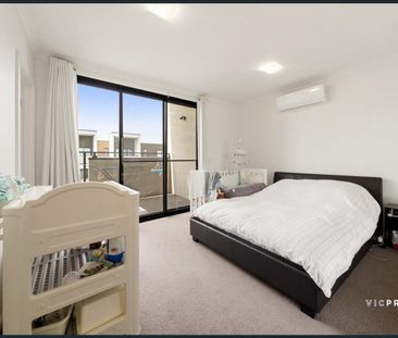 Stylish & Spacious Home in a Prime Braybrook Pocket - Photo 3