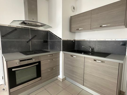 Location Appartement 2 pièces 41m² VILLEFRANCHE SUR SAONE 69400 - Photo 1