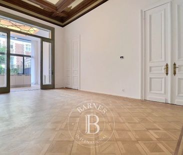 In the heart of Brussels - Renovated duplex 2bed + terrace + parkin... - Photo 1
