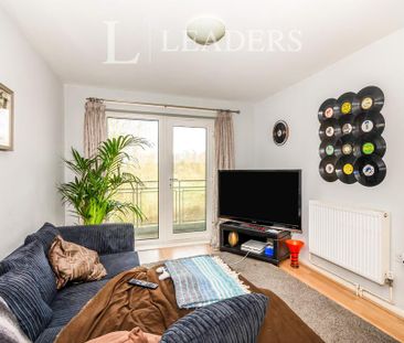 2 bedroom flat to rent - Photo 2