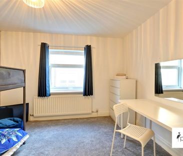 Rear of 5 Roker Terrace, Roker, Sunderland, Tyne and Wear, SR6 9NB - Photo 6
