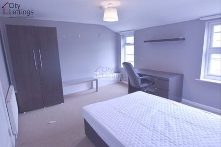 4 Bedroom End Terraced House - Photo 3