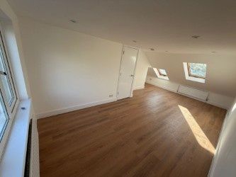 4 Bed Terraced House, Galpins Road, CR7 - Photo 3