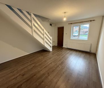 2 bedroom terraced house to rent - Photo 2