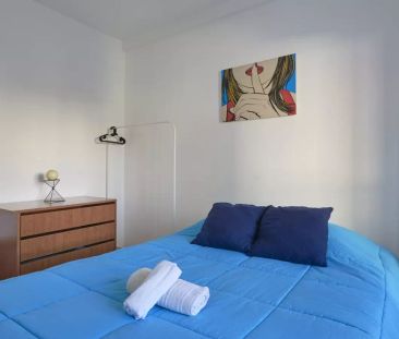 Rooms for rent in 3-bedroom apartment in Campo Pequeno - Photo 1