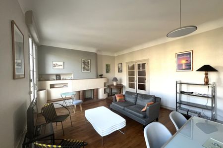 HYPER CENTRE DE ROYAN GRAND APPARTEMENT T3 AVEC BALCON - Photo 4