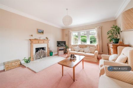 5 bedroom detached house to rent - Photo 5