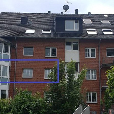 Helle 2-Zimmerwohnung mit EBK, STP und großem Balkon in ruhiger Seitenstraße! - Photo 1