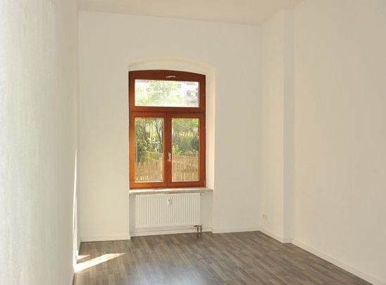 Schicke 3-Raum-Erdgeschoss-Wohnung mit Balkon und Einbauküche in zentrumsnaher L ... - Photo 1