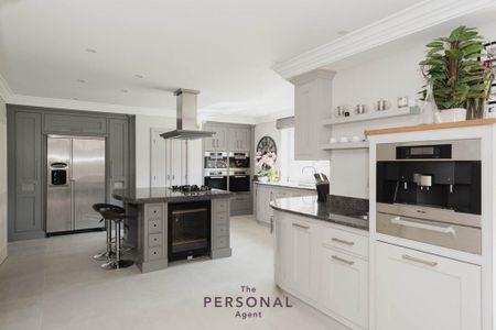 5 bedroom detached house to rent - Photo 2