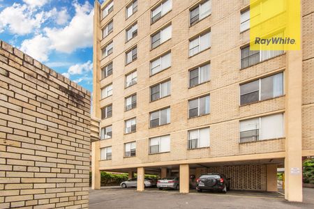 LARGE 3 BEDROOM UNIT IN GOOD STREET - Photo 5