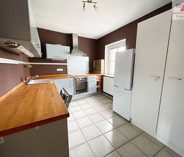 Großzügige Maisonette-Wohnung am Markt in Lößnitz sucht liebevolle Mieter - Photo 1