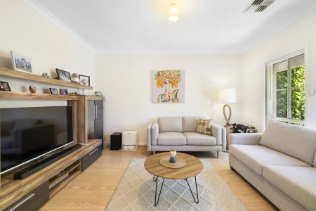 COURTYARD LIVING AT IT'S BEST..! - Photo 3