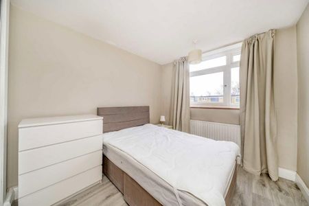 3 bedroom flat to rent - Photo 2