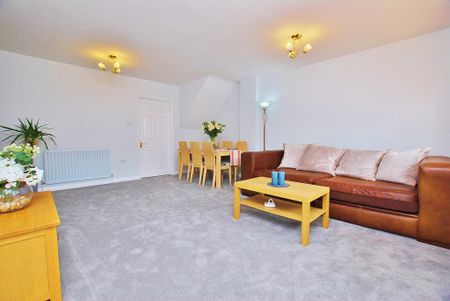 3 bedroom semi-detached house to rent - Photo 2