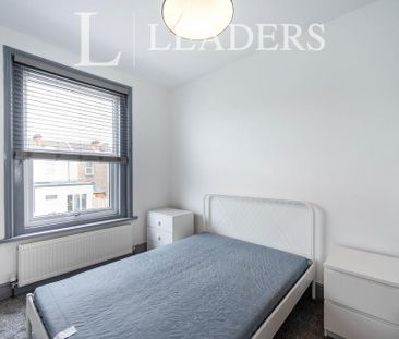 4 bedroom terraced house to rent - Photo 4