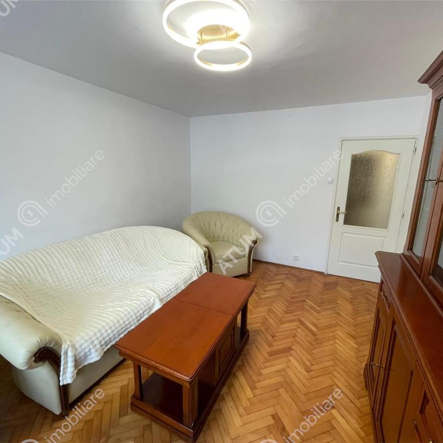 De inchiriat apartament cu 3 camere decomandate in zona Vasile Aaron din Sibiu - Fotografie 1