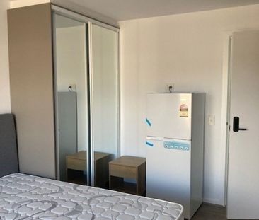 BRAND NEW STUDIO BEDSIT - Photo 2