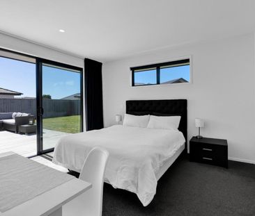 Exquisite modern home - Photo 6