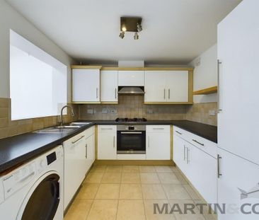 3 bedroom semi-detached house to rent - Photo 6