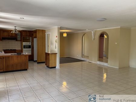 Spacious Family Home! - Photo 3