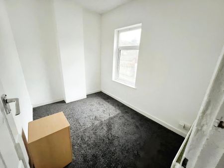 4 bedroom terraced house to rent - Photo 2