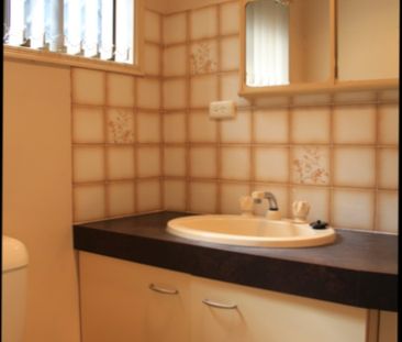 74 GARRO STREET, Sunnybank Hills QLD 4109 - House For Rent | Domain - Photo 6