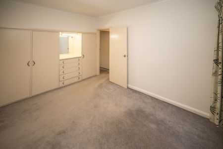 Three Bedroom Family Home in Prime Location - Photo 3