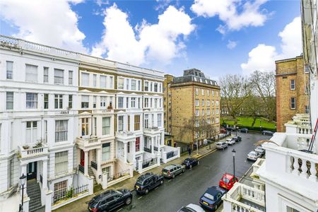 Smart studio situated on the second floor of a handsome period building - Photo 3