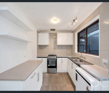 142 Perry Barr Road, Hallett Cove, SA 5158 - Photo 4