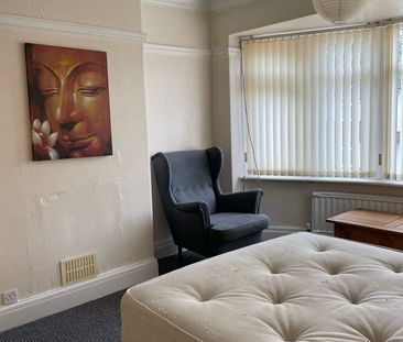 Room in a Shared House, Coleridge Road, M16 - Photo 4