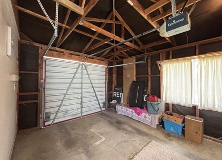 Location Location! - Photo 3