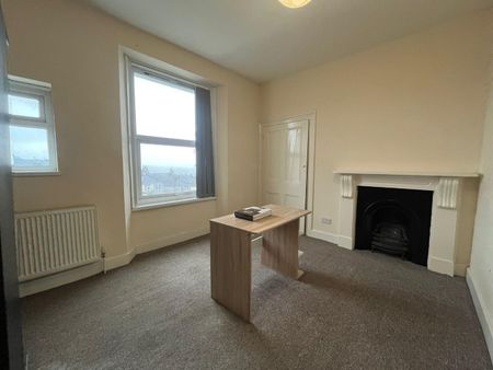 17 Woodland Terrace, Flat 5, Plymouth - Photo 3