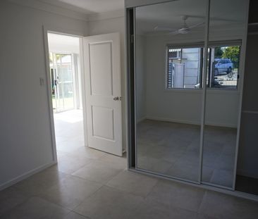 Near Brand New Beauty - Photo 3