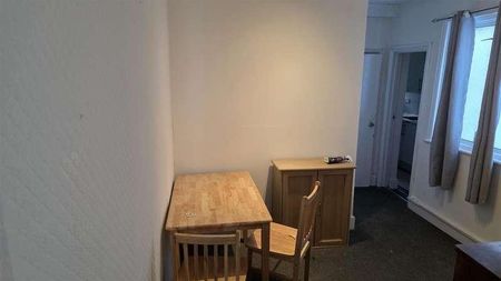 Hammond Road, Southall, UB2 - Photo 4