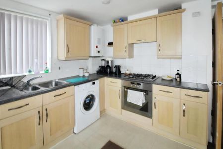 2 bedroom flat to rent - Photo 5
