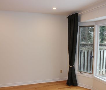 For Lease - 2033 Lumberman Lane, Oakville, Ontario - Photo 2