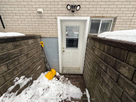 165 Carlson Drive #Lower - Photo 5