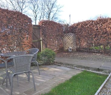 2 bedroom terraced house to rent - Photo 2