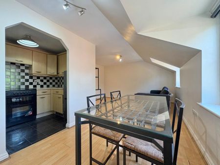 2 bedroom flat to rent - Photo 3