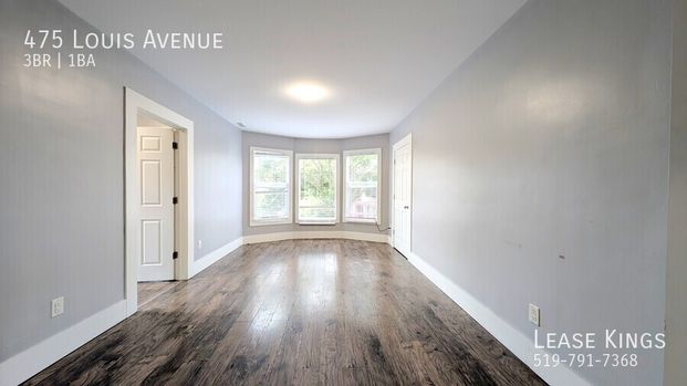 Spacious 3-Bedroom Unit at 475 Louis Avenue, Windsor! - Photo 1