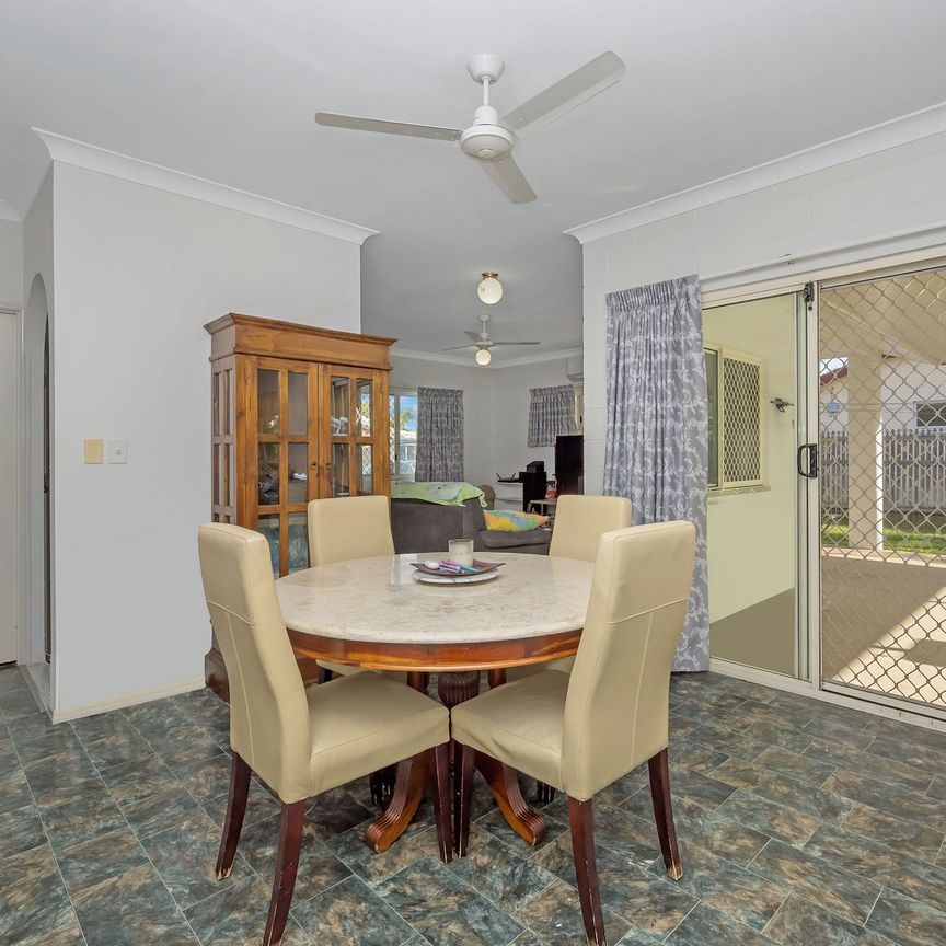 25 Dalkeith Crescent, Mount Louisa. - Photo 1